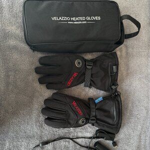 Heated unisex winter gloves
